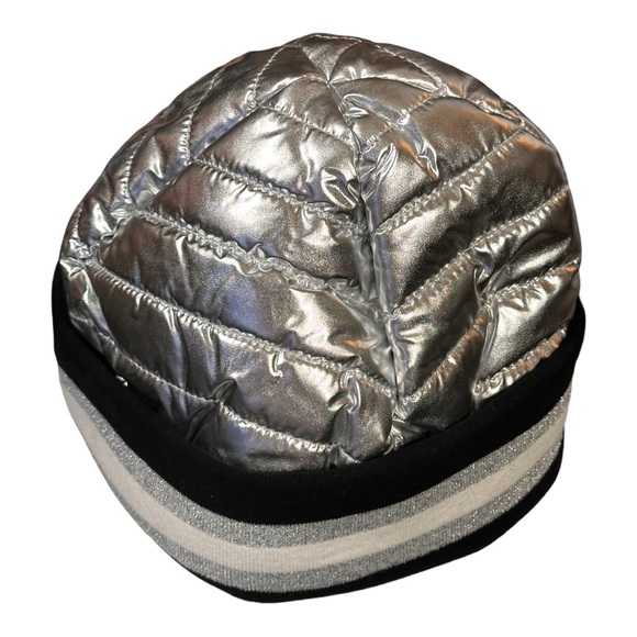 SILVER PUFFER SCARF & MATCHING HAT (NEW) - Picture 4 of 14